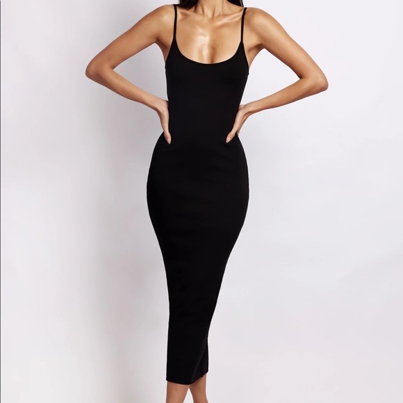 Alexis ribbed black midi dress from meshki - Picture 3 of 4